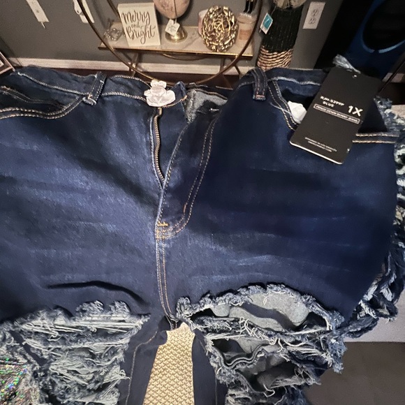 Plus size clothes - Picture 1 of 11